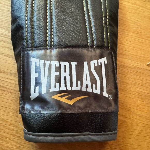 Everlast Boxing Training & Sparring, Speedbag & Punchbag Gloves, Black - Picture 3 of 13